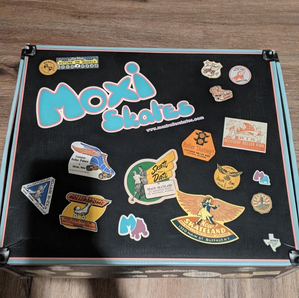 NEW Moxi Skates size 6-6.5